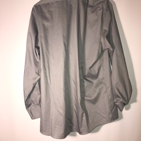 Van Heusen Dress Shirt - Picture 2 of 3